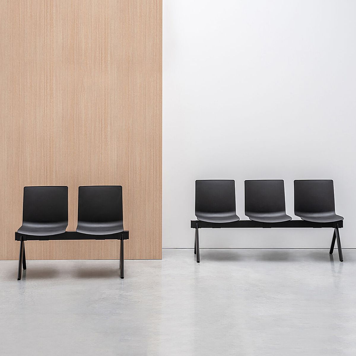 Sièges sur poutre SHILA pour aménagement salle d'attente moderne 