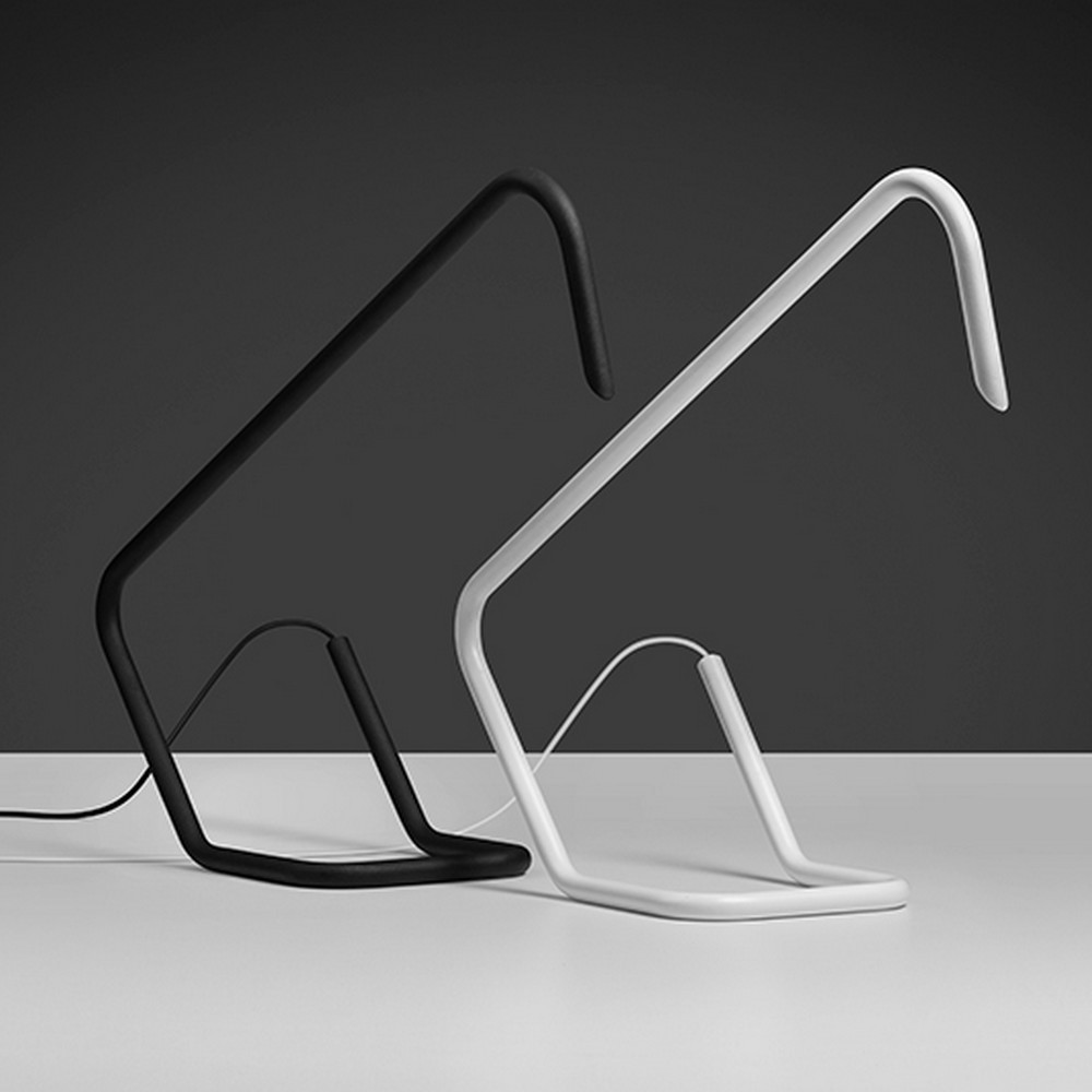 Lampe de bureau professionnel Balance disponible en blanc ou en noir