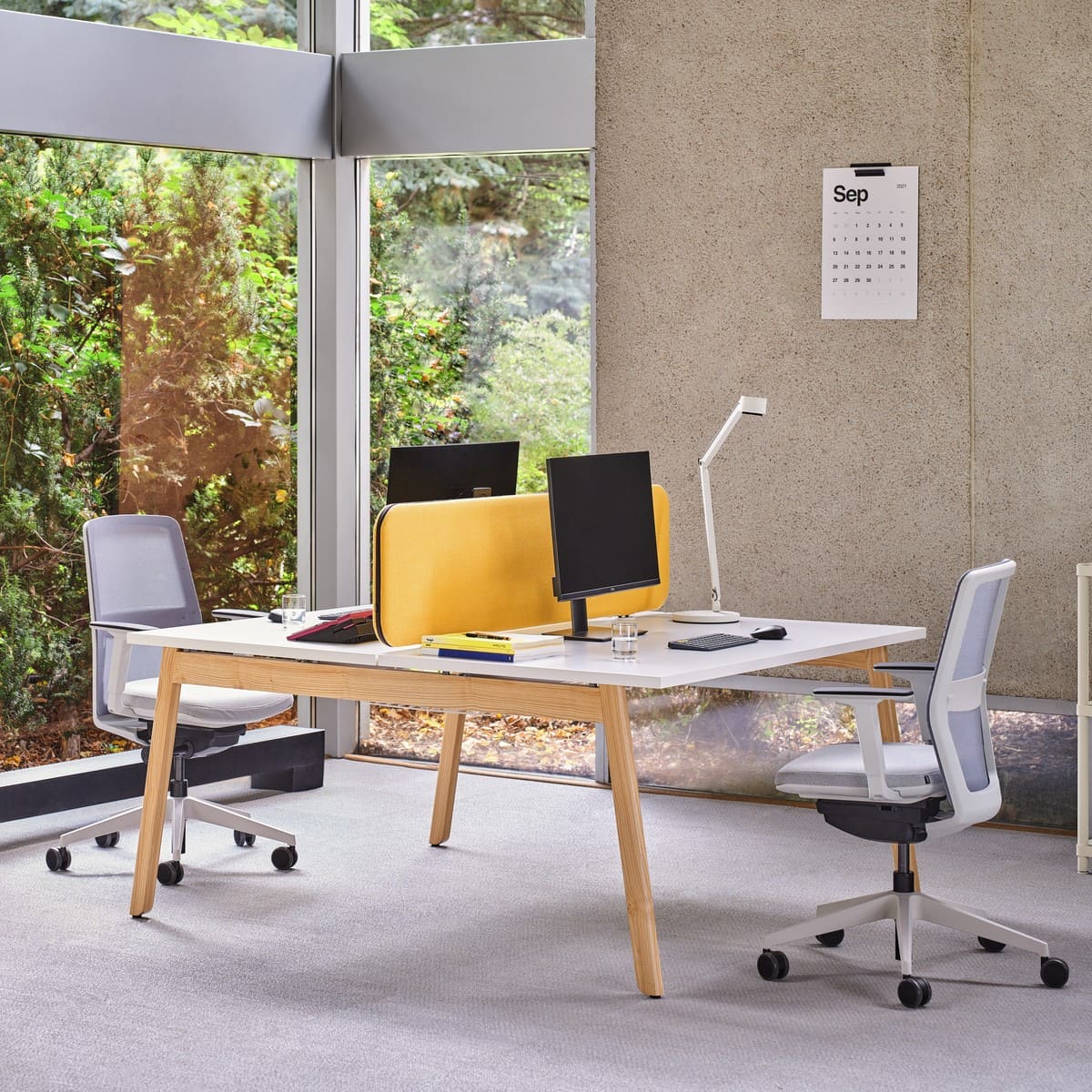 Bureau MDD avec séparation acoustique