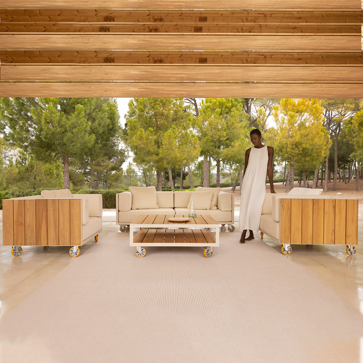 Canapé Vineyard Vondom avec roulettes, assise tissu extérieur, style Ramon Esteve.