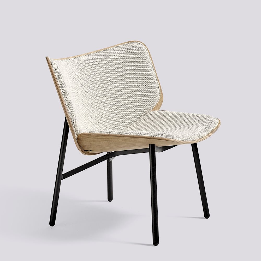 Fauteuil lounge en bois DAPPER, vendu par MAHORA CONCEPT, partenaire officiel HAY