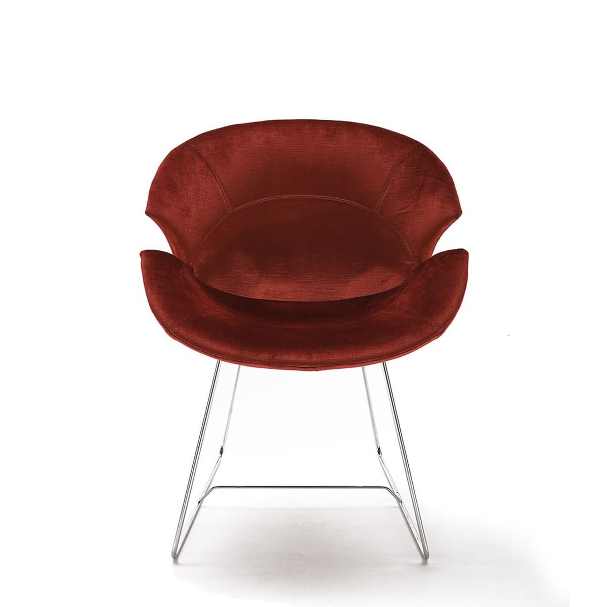 La chaise en velours DAISY se remarque des autres grâce à un design moderne et élégant.