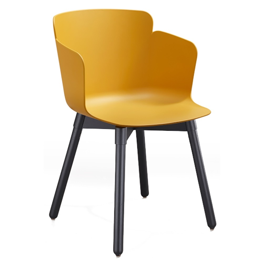 Le fauteuil Calla en polypropylène Midj