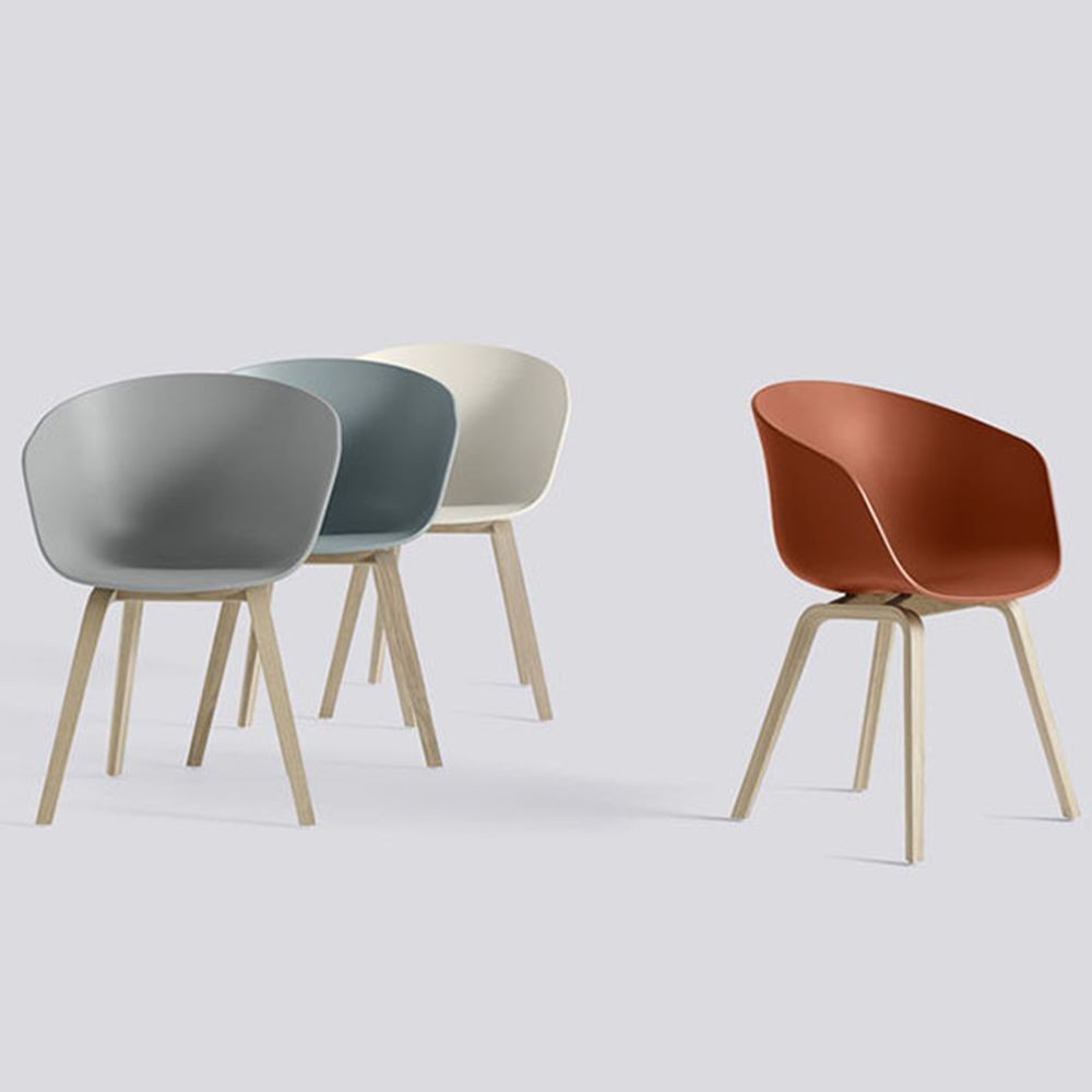 Fauteuil ABOUT A CHAIR pour aménager vos halls d'accueil. 