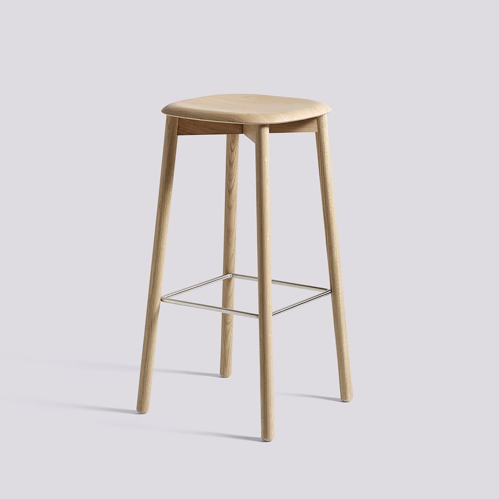 Tabouret de bar en bois massif SOFT EDGE fabriqué par HAY