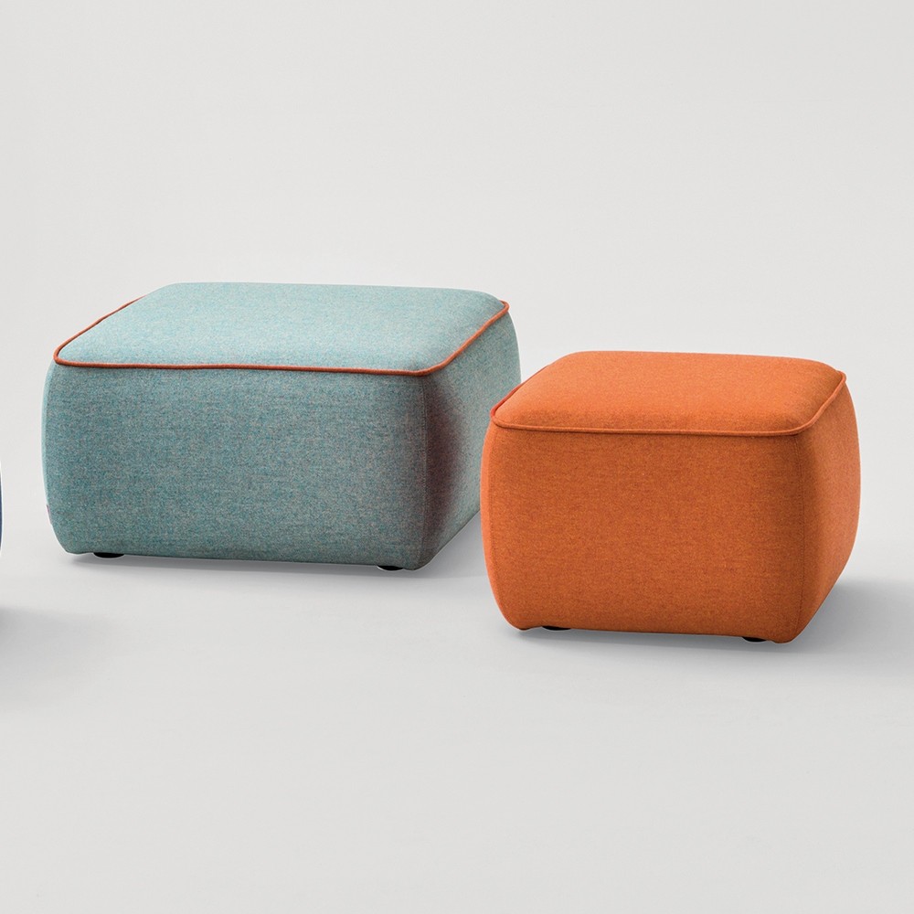 Poufs colorés avec passepoil TERRE