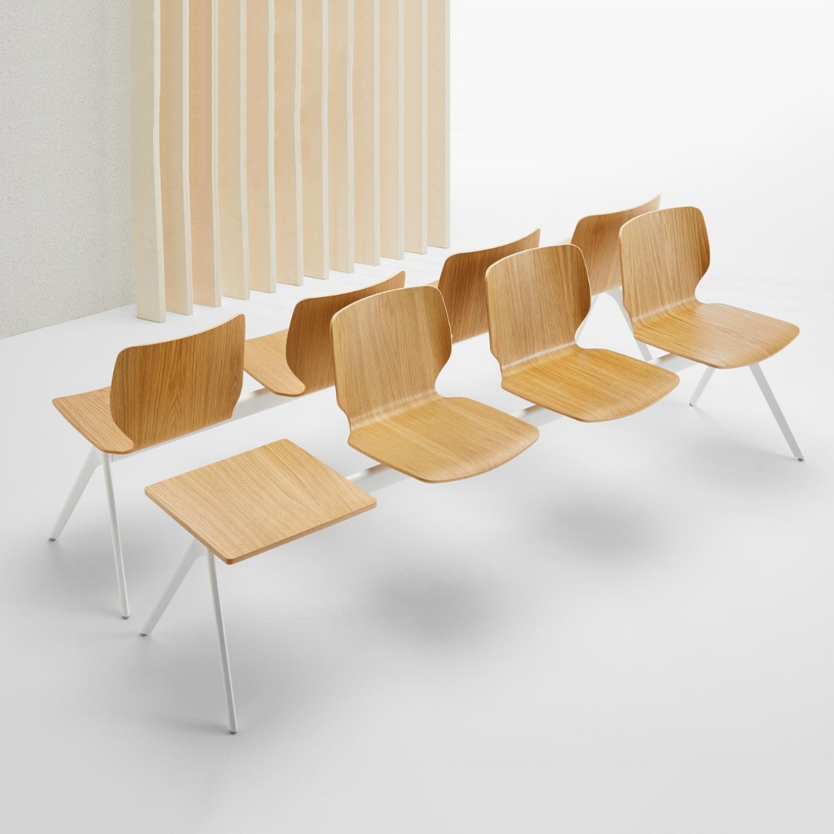 Sièges sur poutre en bois Nim Inclass