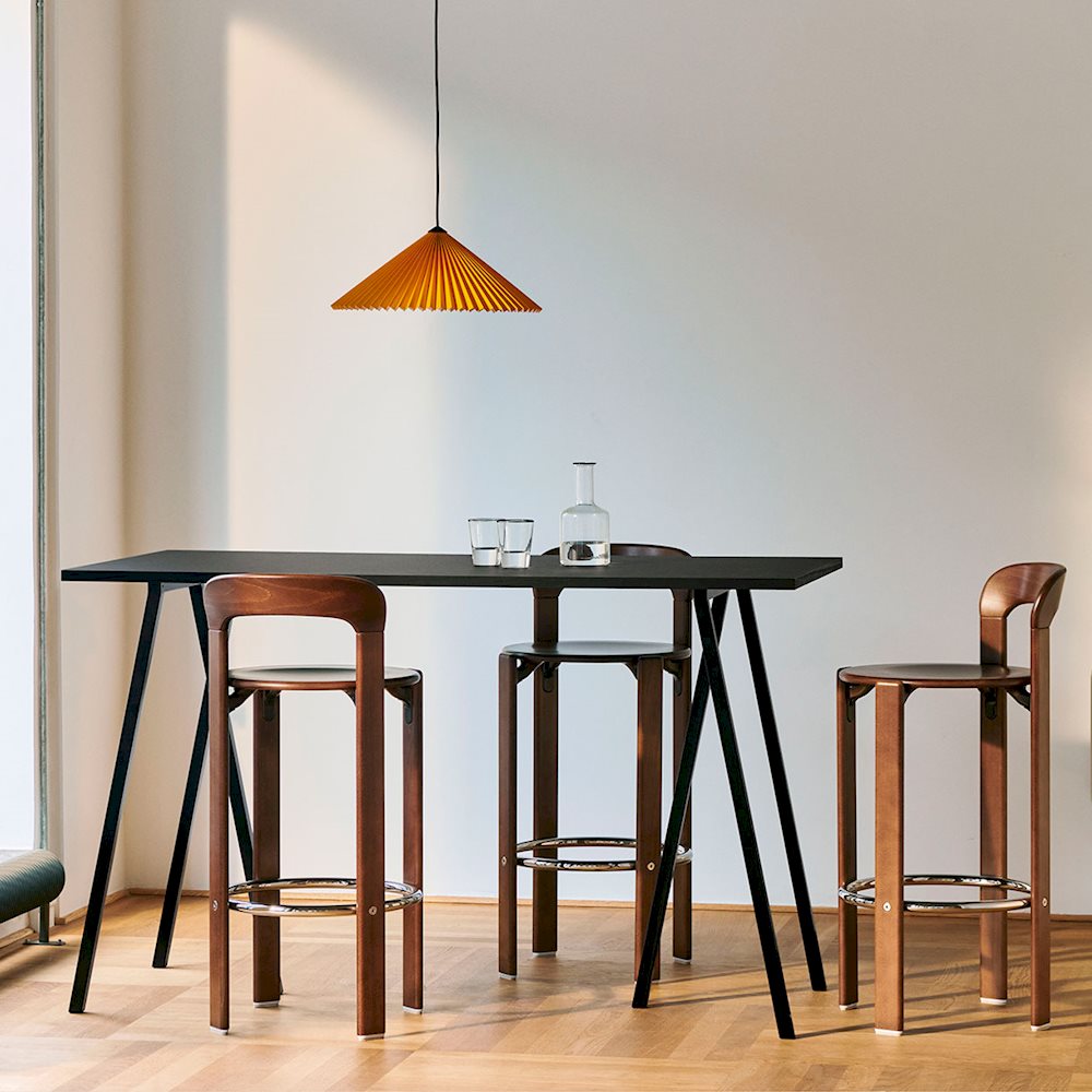 Table de restauration haute LOOP STAND finition stratifié noir pieds acier laqué noir