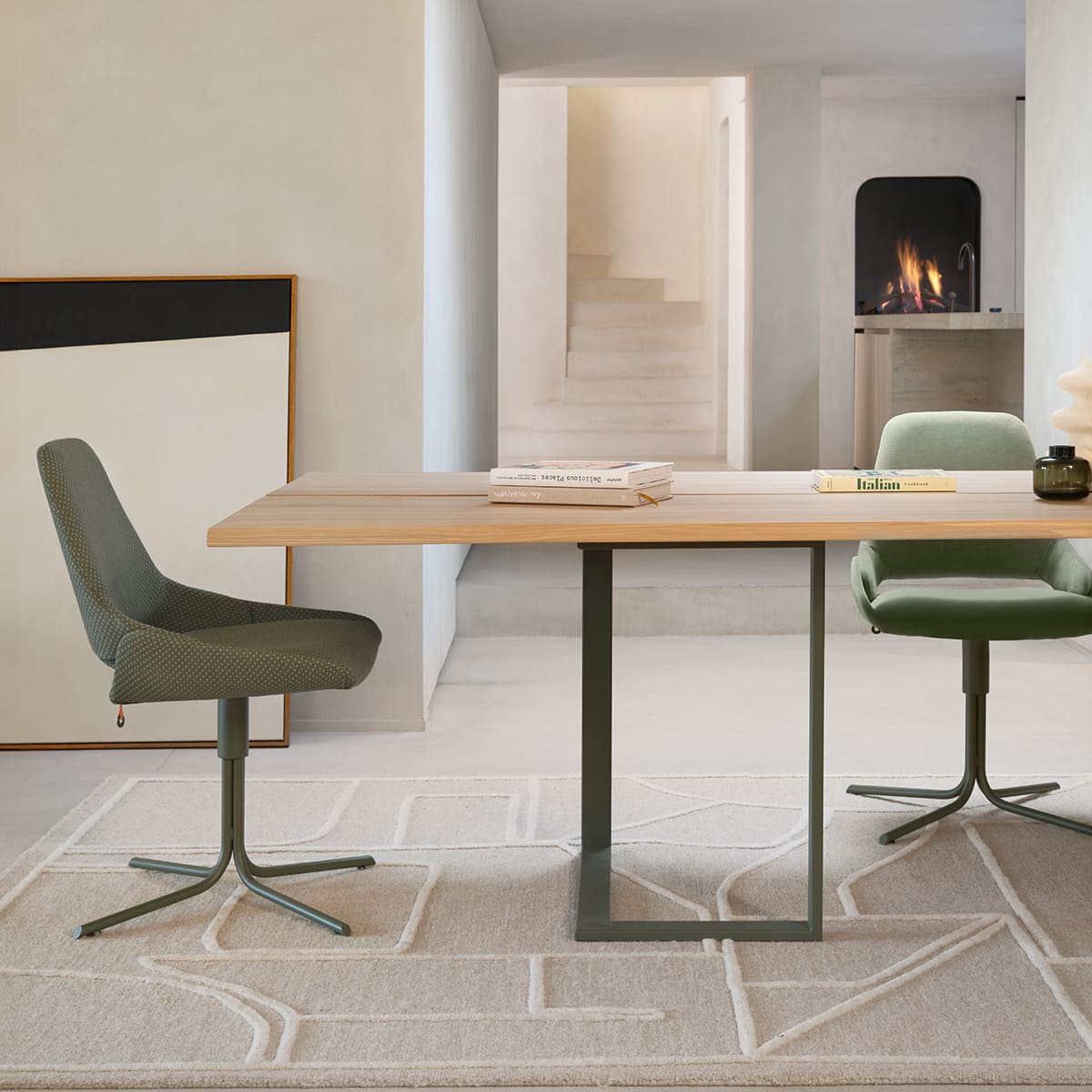 Table Japura Mobitec en bois de chêne avec piètement métal, idéale pour bureaux et coworking