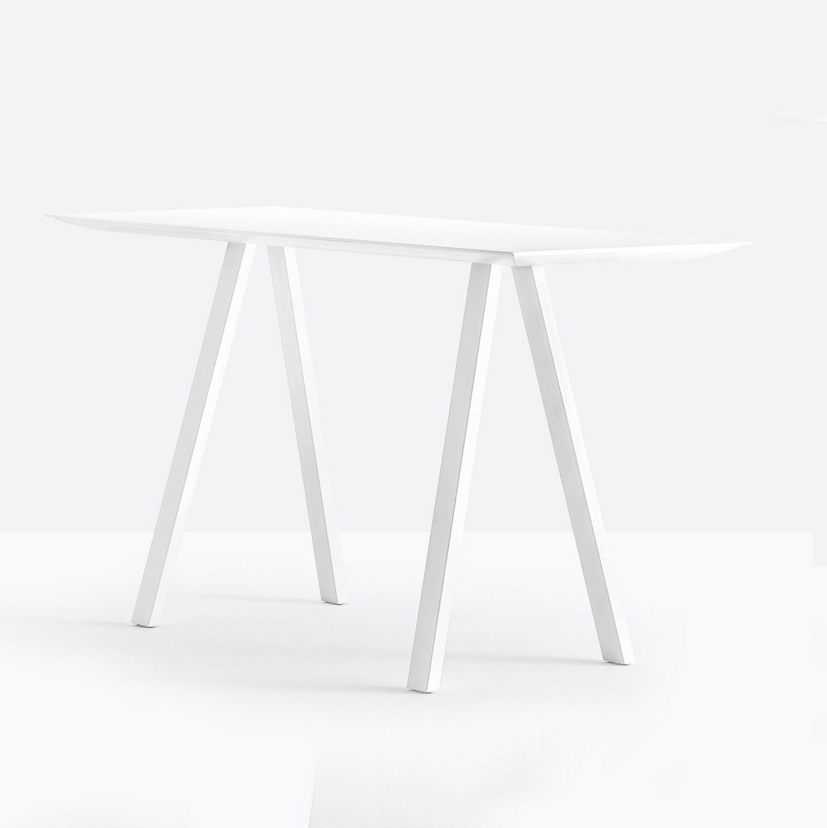 Table haute design blanche pour restaurant d'entreprise ARKI Pedrali