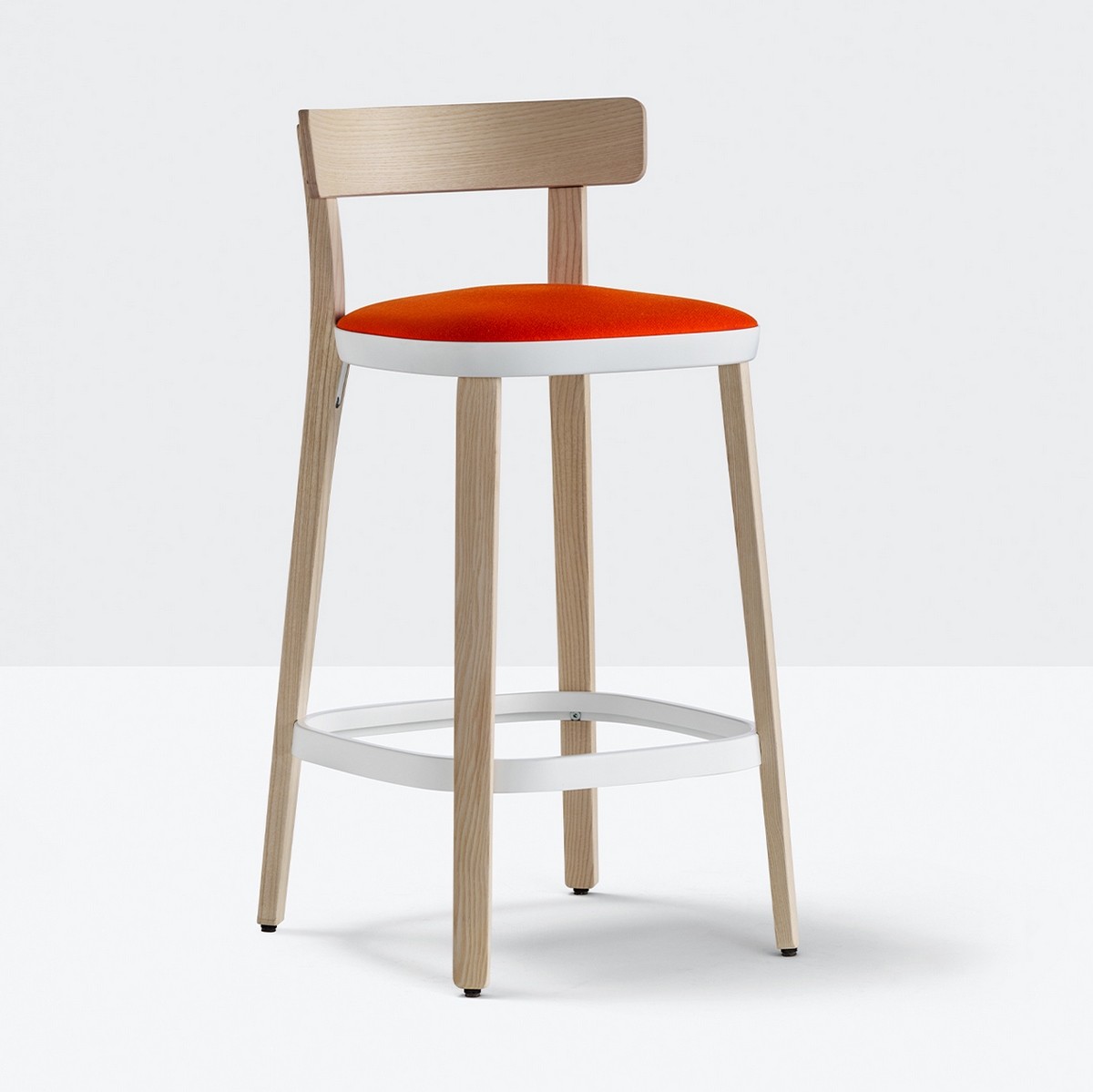 Tabouret de bar en bois avec assise rembourrée rouge Folk Pedrali