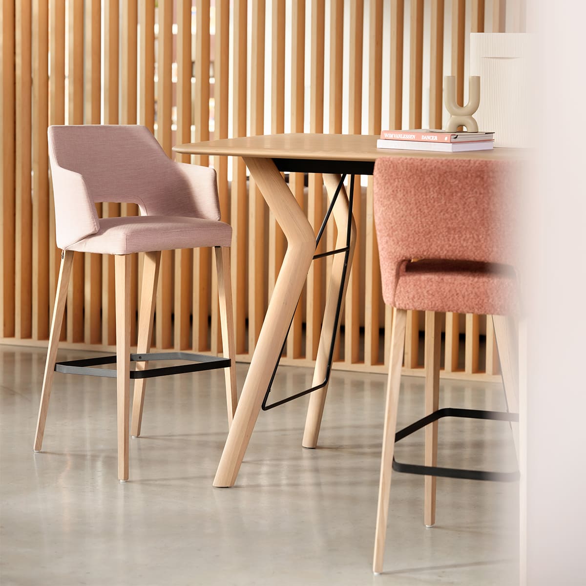 Tabouret design LENA