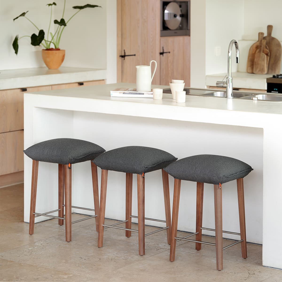 tabouret soft & soda mobitec piètement bois ou métal élégant